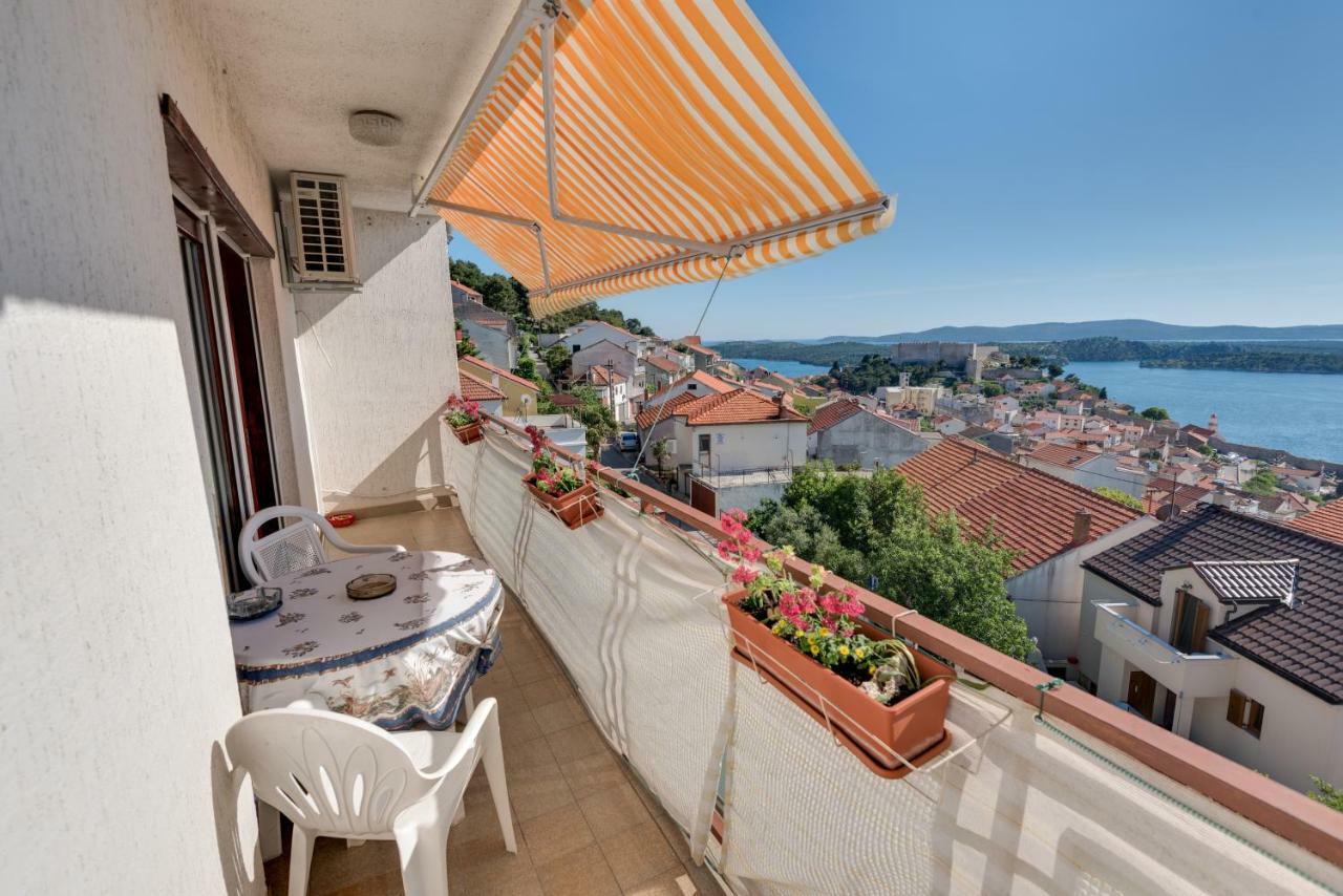Lara Apartment Šibenik Buitenkant foto